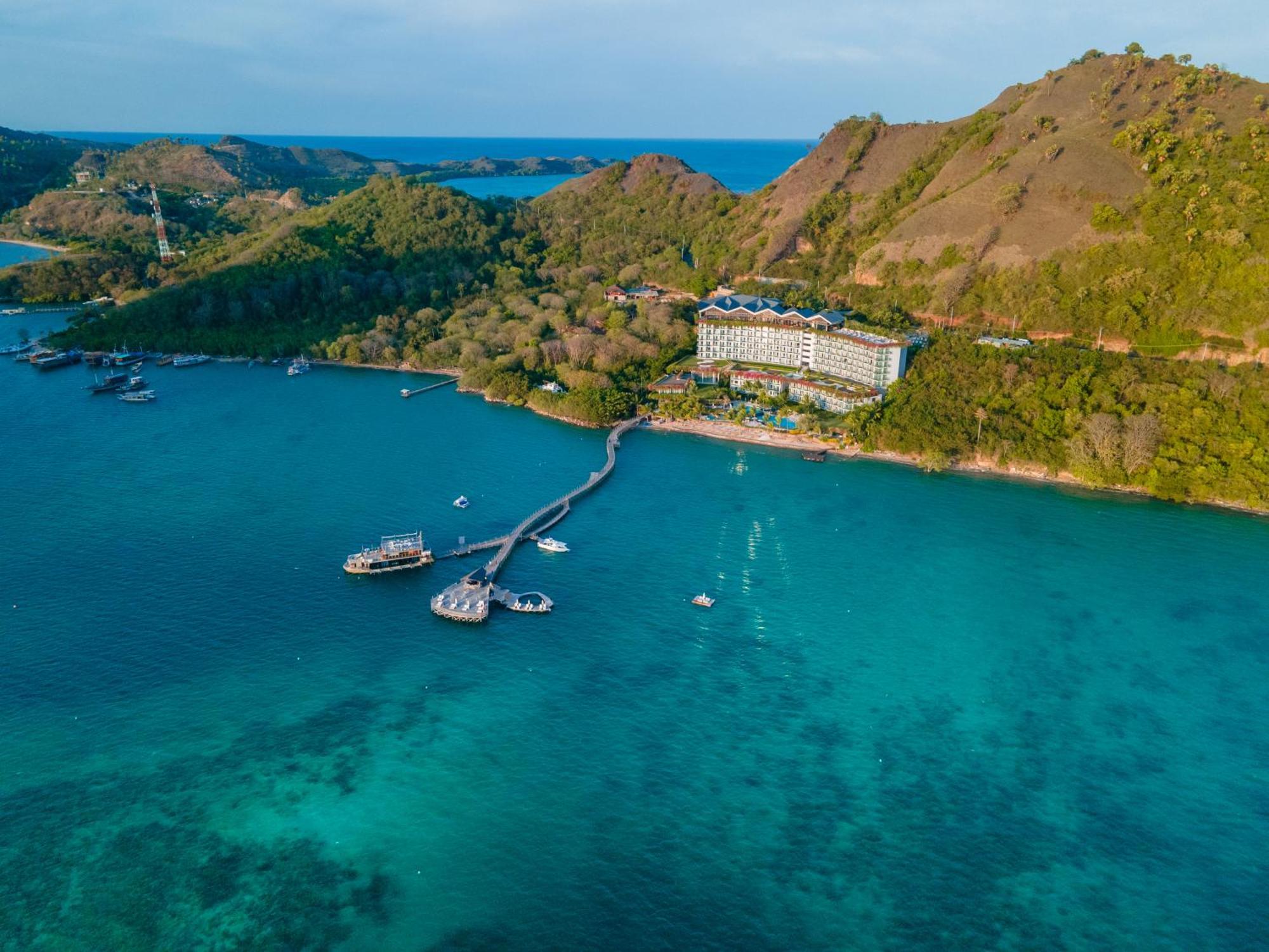 Ayana Komodo Waecicu Beach Лабуан-Бахо Экстерьер фото